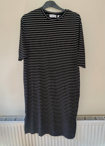 Black white striped - &,