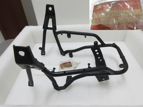Suzuki rgv250 rear footrest - suzuki,