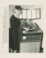 A04 A0434 – BOAC Stewardess