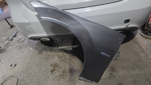 Mercedes w204 side wing - side,