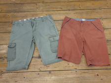 MENS PAIR OF LOOSE FITTING CARGO SHORTS TWISTED SOUL/C.R GREEN/RUST SZ 32-34