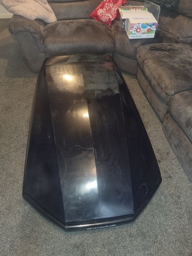 Exodus 580l roof box has - 580l,