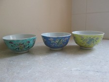VINTAGE SET OF THREE COLOURED CHINESE BOWL - SIGNED MARKS TO BASES