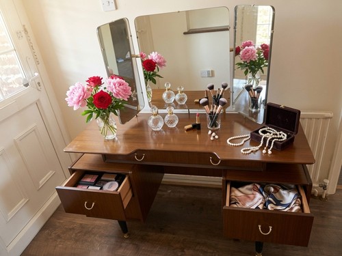 Plan teak dressing table - g,