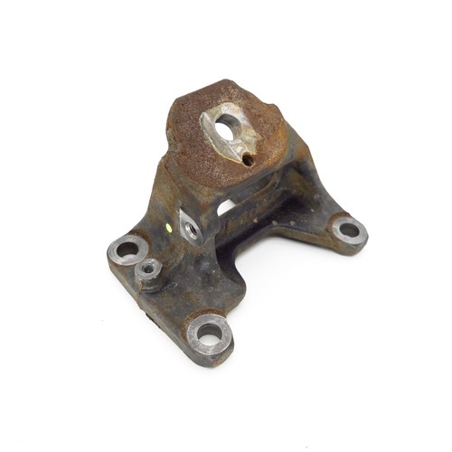 Engine bracket left toyota - bracket,