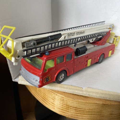 Corgi toys 1126 simon - toys,