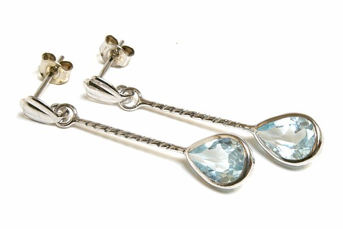 9ct white gold blue topaz - gold,