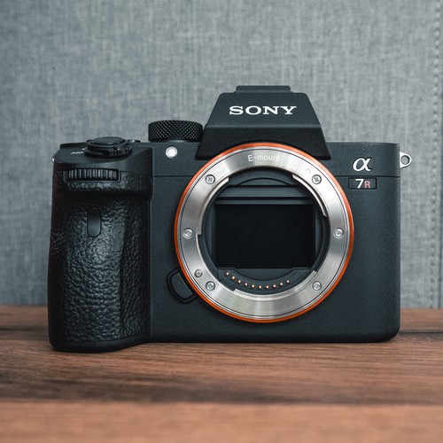 Sony alpha a7r iii - sony,