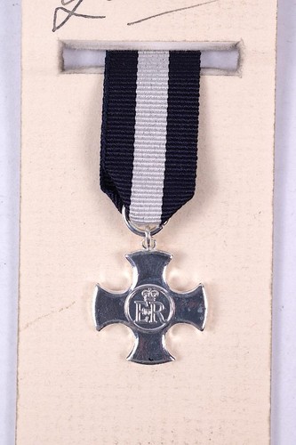 Erii royal navy dsc - navy,