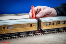 Tension Lock Uncoupler (OO