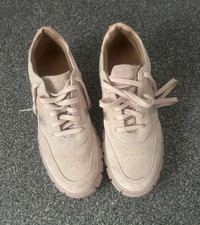 UK 7.5 PER UNA SUEDE Dusty