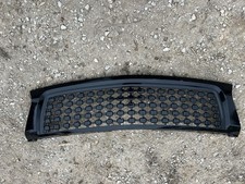 2017 Mitsubishi L200 Barbarian Radiator Grille Black no badge