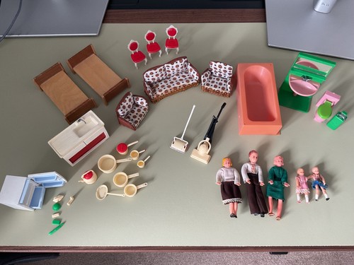 Vintage dolls house - vintage,