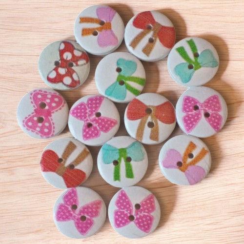 Wooden buttons unbranded round - wooden,