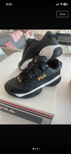 Ladies black fila - , provenance