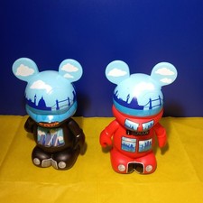 Disney Vinylmation 9" Red Bus & Black Cab London 2011 – Marc Wagner –City Series