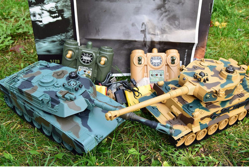 Twin battle tank radio - rc,
