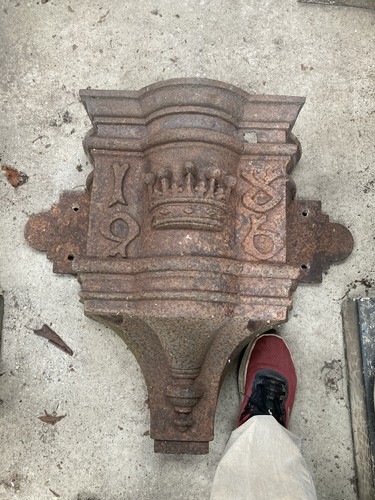 Huge cast iron - cast,