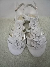 Monsoon flat sandals white / cream flowers - size 5 - lovely