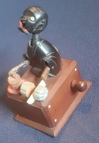 Japanese kobe toy - kobe, automaton