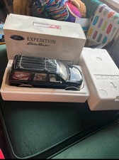 22710 Ford Expedition Eddie Bauer Version Black UT Models 1/18