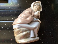 LLADRO NAO `SLEEPING GIRL