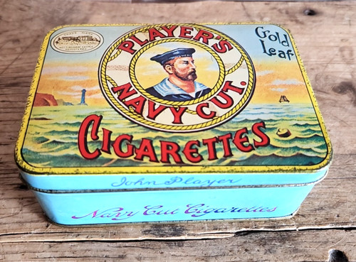 John player navy cut hand - player's,