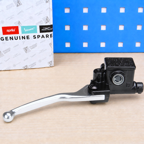 Front main brake cylinder - front, with