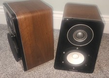 Brown Yamaha NS-B500 Bookshelf