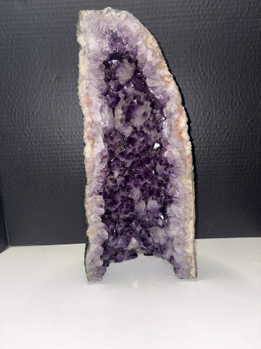 Amethyst cathedral geode 6 - geode, 13.6
