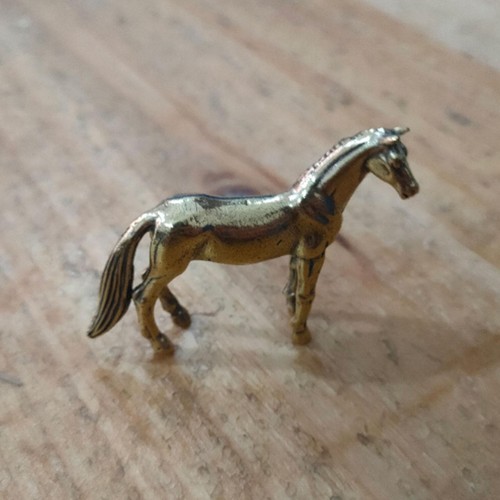 Horse sculpture standing - horse,