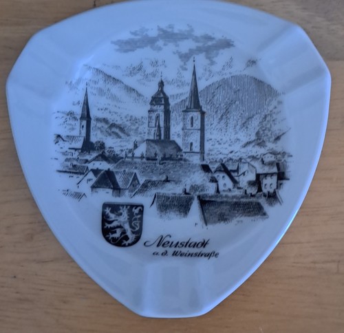 Kaiser porcelain ashtray - a,