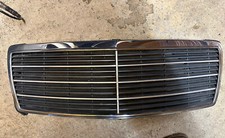 Mercedes Genuine W140 Bonnet Grill Mesh Frame Chrome 1408881141