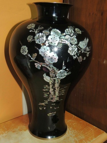 Vintage korean vase black - 12",