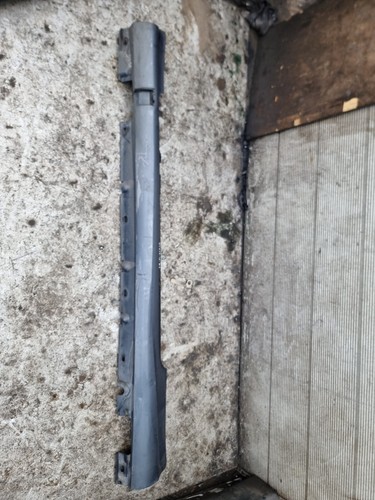 Mercedes e220 side skirt - mercedes,