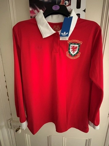 Bnwt wales adidas 150th - bnwt, fa