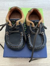 Clark’s Boys Shoes Navy & Tan Size 3.5 G