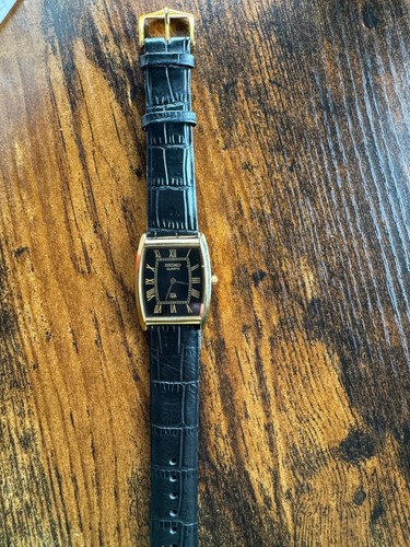 Vintage men seiko quartz - vintage, slim