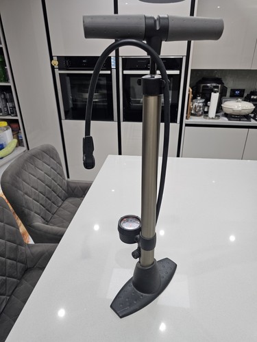 Bike pump hardly used - bike,