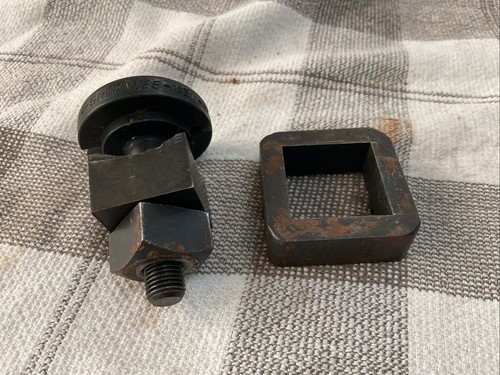 Square greenlee knockout - square, 1”