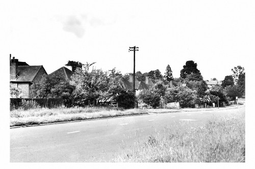 Rt0170 leatherhead road - road,
