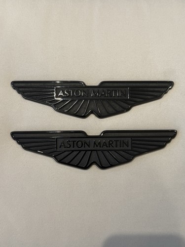 Genuine aston martin dbx - genuine, 707