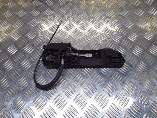 Front left door handle - front,