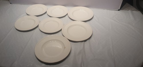 Wedgwood winsor plates x - plates, 18