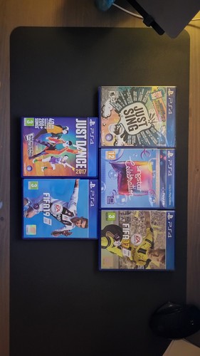 Ps4 game bundle - -, 19
