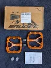Srudec Aluminium Orange Flat Pedals 354g NEW Removable Pins Sealed Bearing