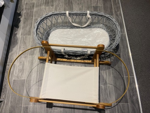 Clair lune moses basket and - de,