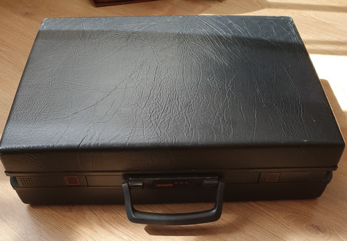 Samsonite large hard shell - samsonite,