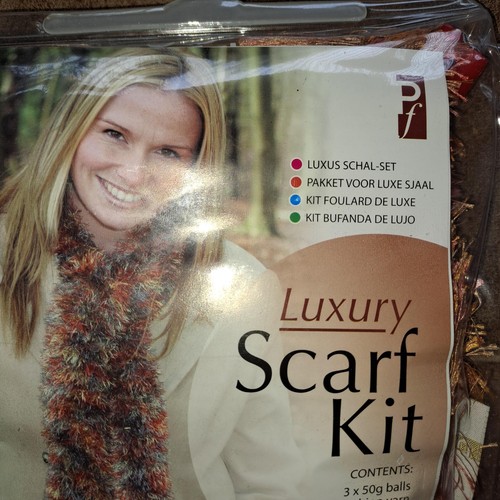 Eyelash scarf knitting kit