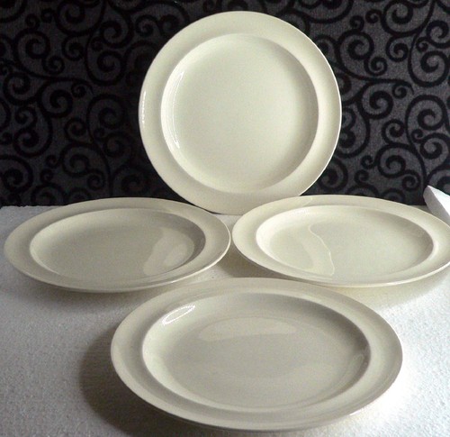 Four wedgwood queens ware - x,
